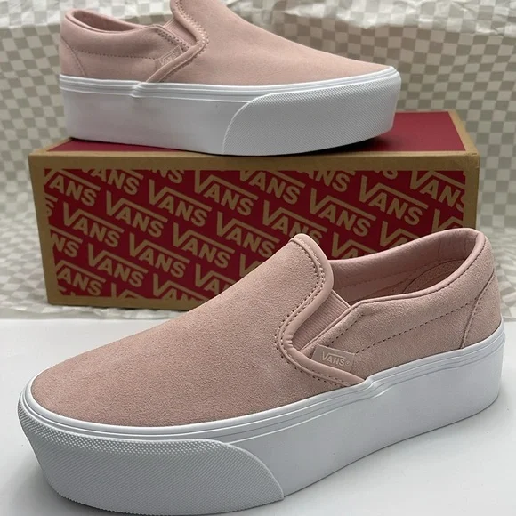 Vans WMNS Platform Sneakers Classic Slip-On Stackform
Mono Embroidery Rose Smoke - Picture 14 of 16